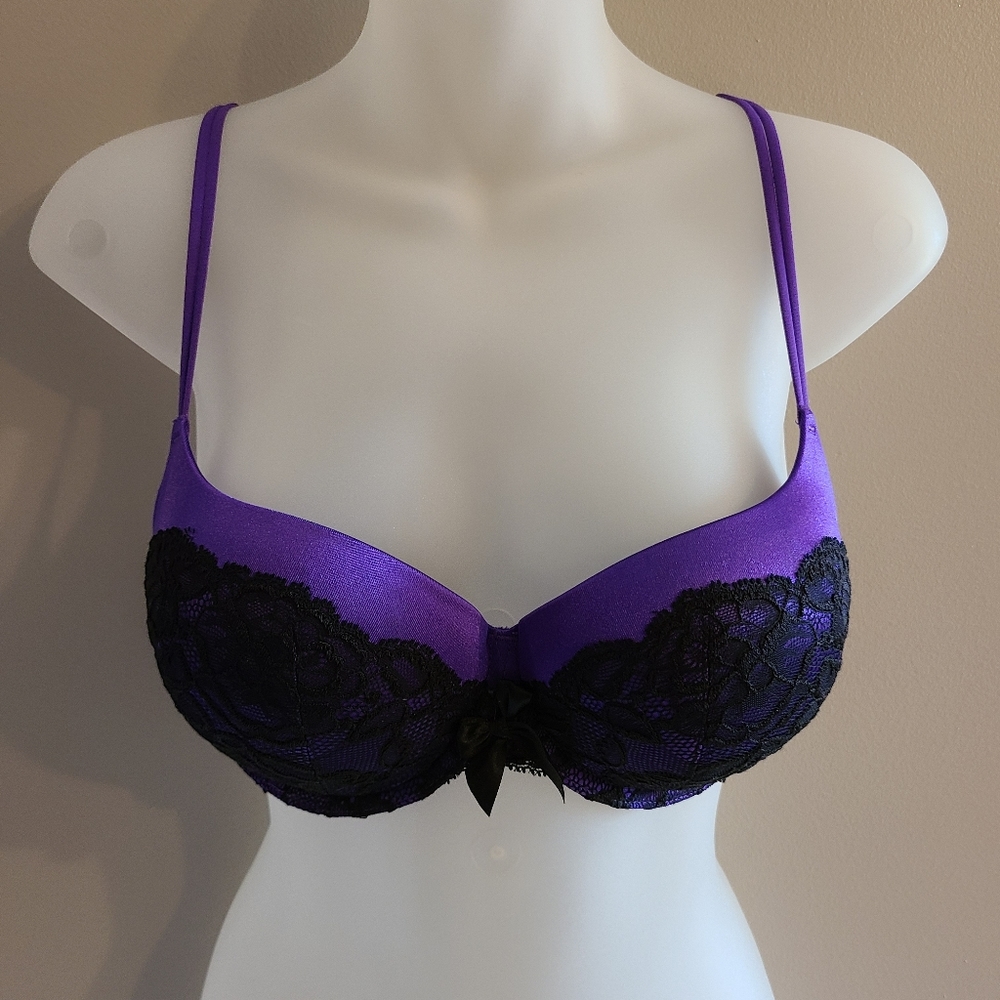 Victoria's Secret 2x push up bra